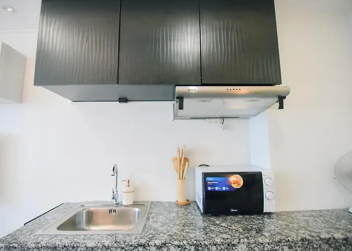 Brand New Unit For 3 Pax At Mplace Residences *